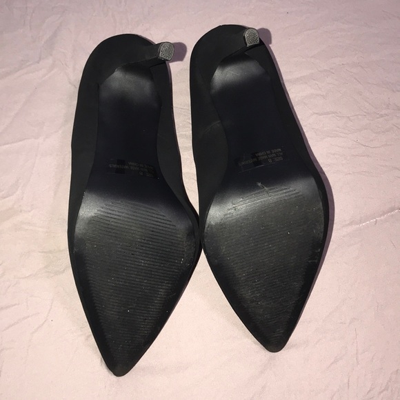 Heels - Picture 3 of 4
